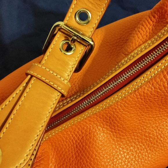 Vintage Dooney  Patterson PERFECT for fall. A rich orange color. - Picture 6 of 13